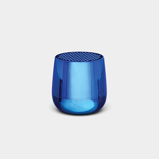 Der Mino Speaker von Lexon in Metallic Optik in der Farbe blau
