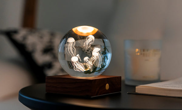 leuchtende Kristallkugel - Qualle