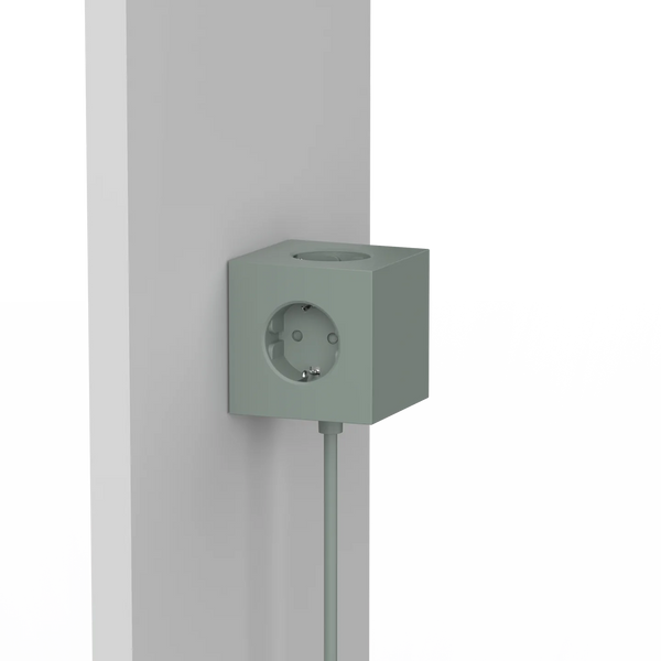 Stylischer Mehrfachstecker würfelförmig - grün