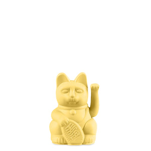 Frontalansicht der Winkekatze