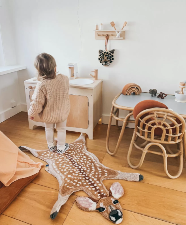Rehteppich in einem Kinderzimmer platziert
