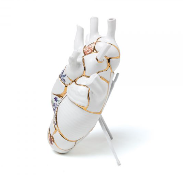 Seletti Herzvase Love in Bloom Kintsugi mit goldenen Bruchlinien