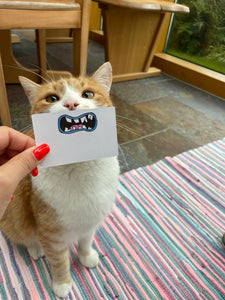 Katze mit einer Cat Snap Karte mit Mund